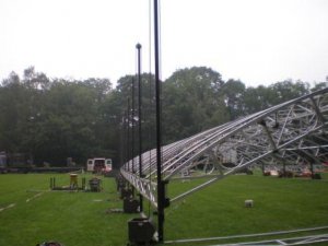 Kathedraal opbouw, met lieren voor het takelwerk